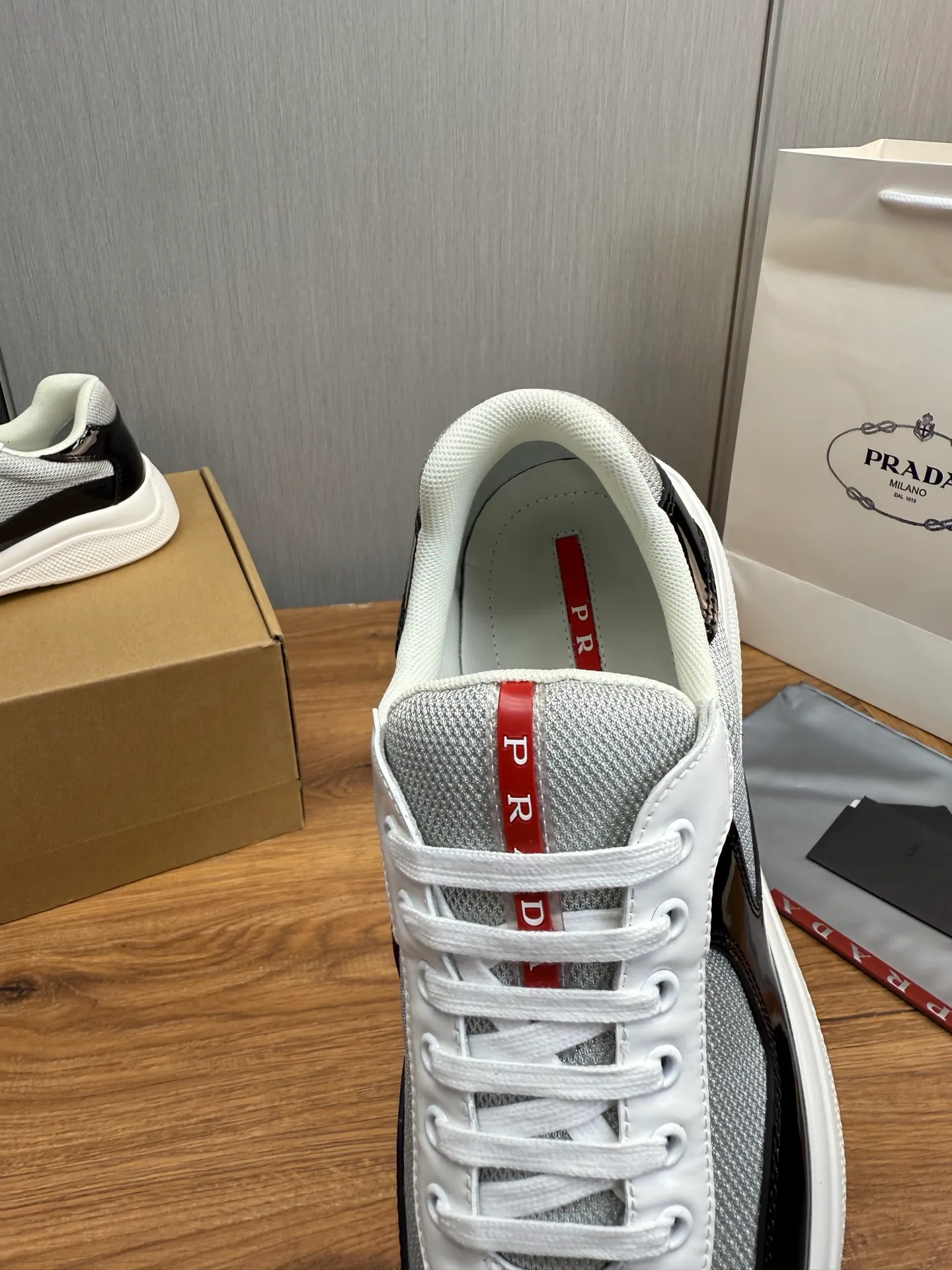 Men's shoes 640💰 [PRADA] Hot selling items🔥Must be recommended every day~~ Official website synchronized, 1:1 high quality shipments✔️ Imported cowhide fabric, rubber material + cowhide lining, original bottom, high-end airplane box packaging🎁 38-45 (38.45 custom-made, non-returnable)